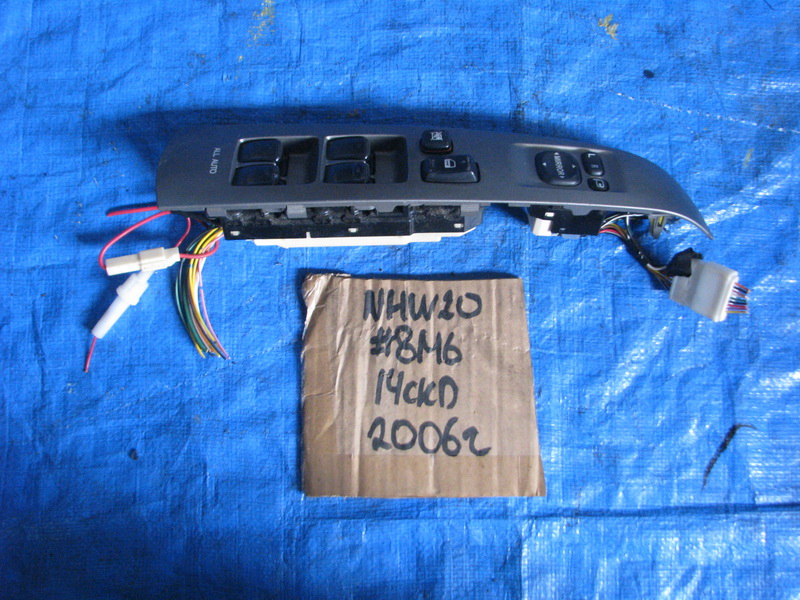 Блок управления стеклоподьемниками Toyota Prius