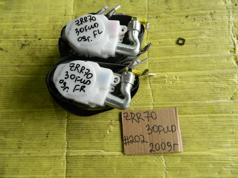 Ремень безопасности Toyota Voxy