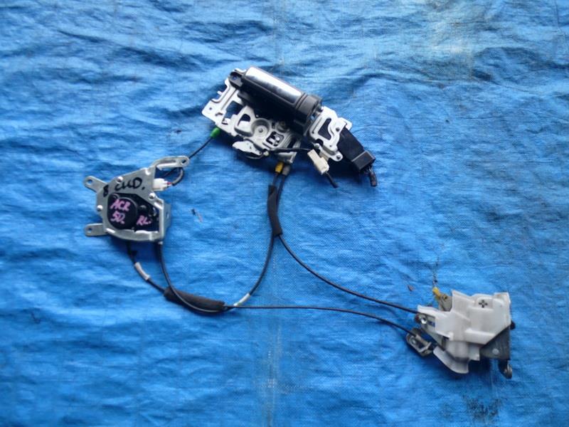 Замок двери Toyota Estima