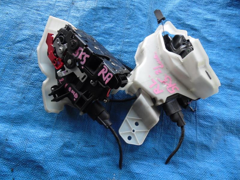 Замок двери Volkswagen Golf