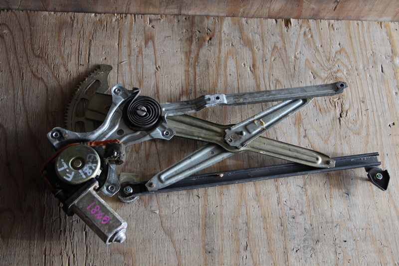 Стеклоподъемник Toyota Cresta GX81