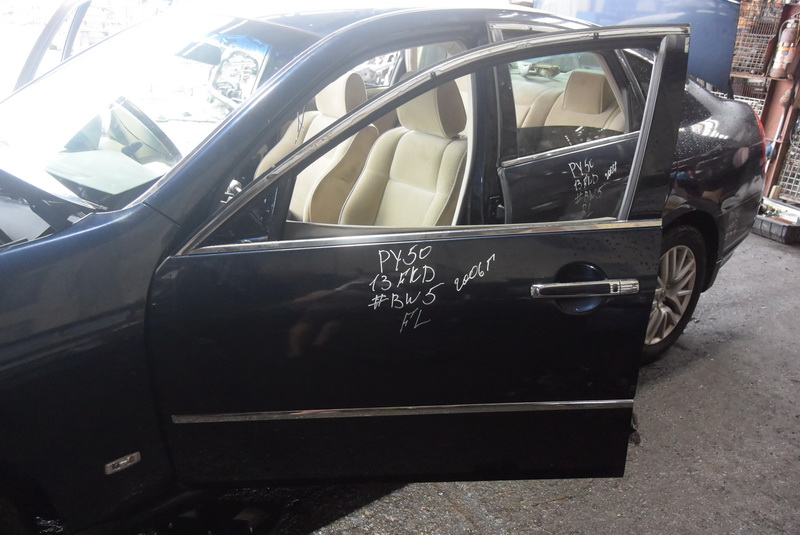 Дверь Nissan Fuga