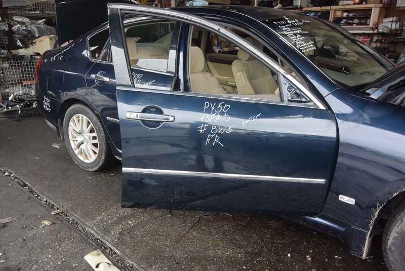 Дверь Nissan Fuga