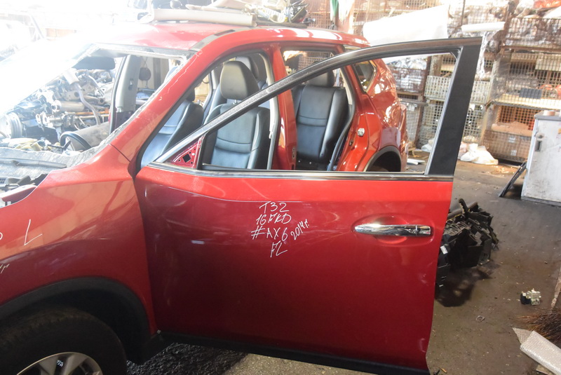 Дверь Nissan X-Trail