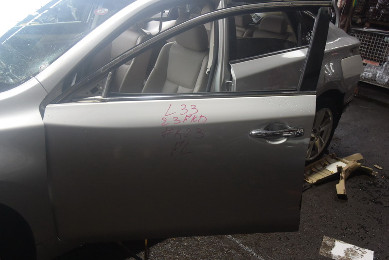 Дверь Nissan Teana