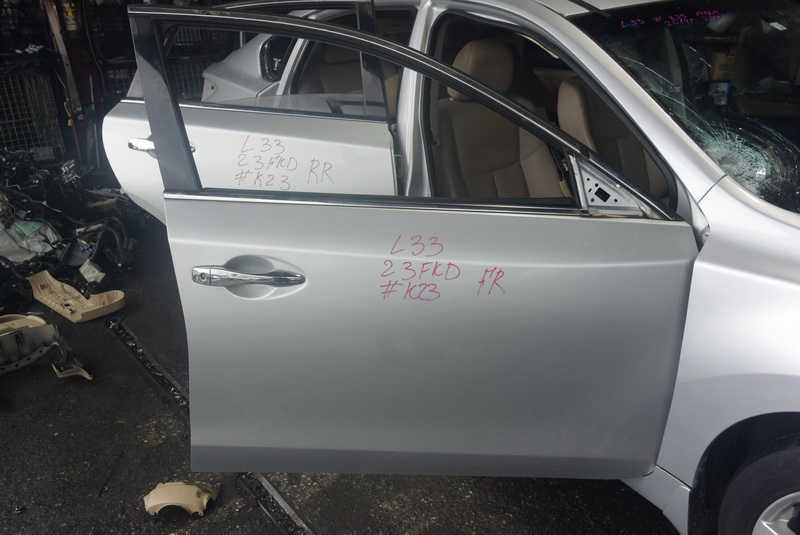 Дверь Nissan Teana