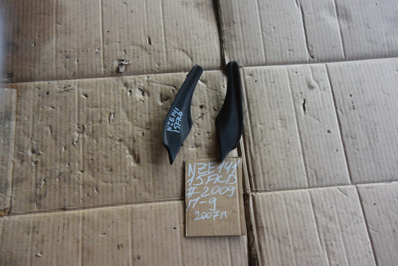 Уголок в жабо Toyota Corolla Fielder NZE141