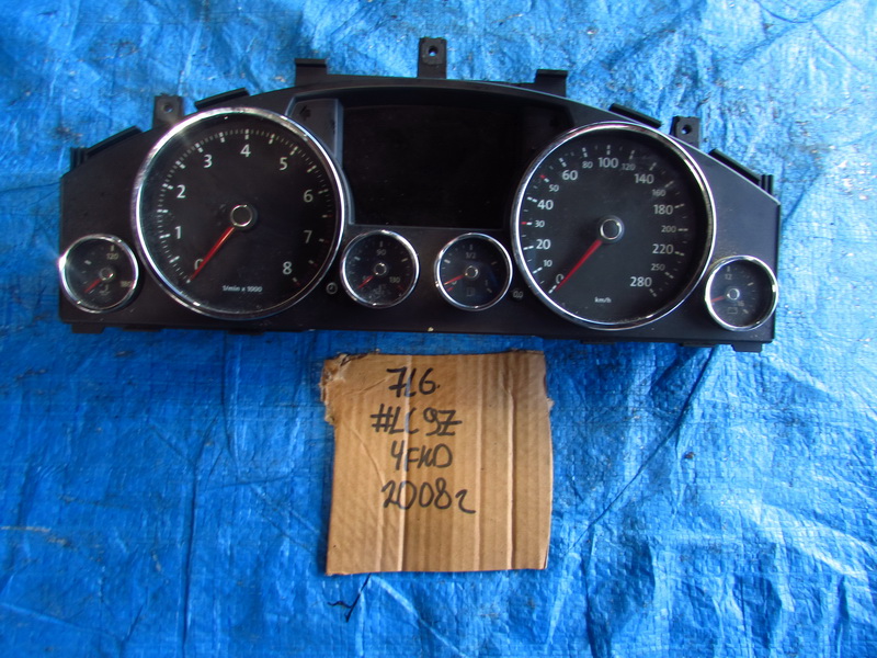 Спидометр Volkswagen Touareg 7L6