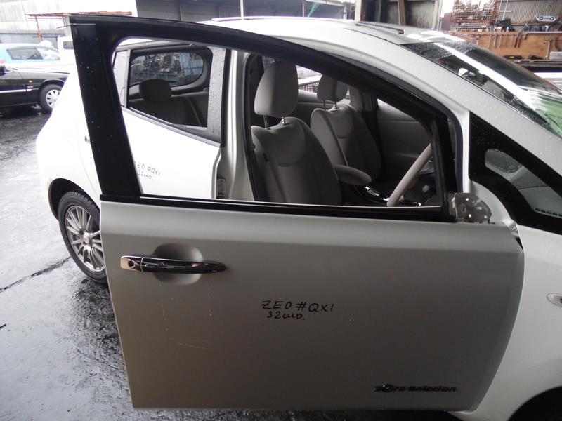 Дверь Nissan Leaf ZE0