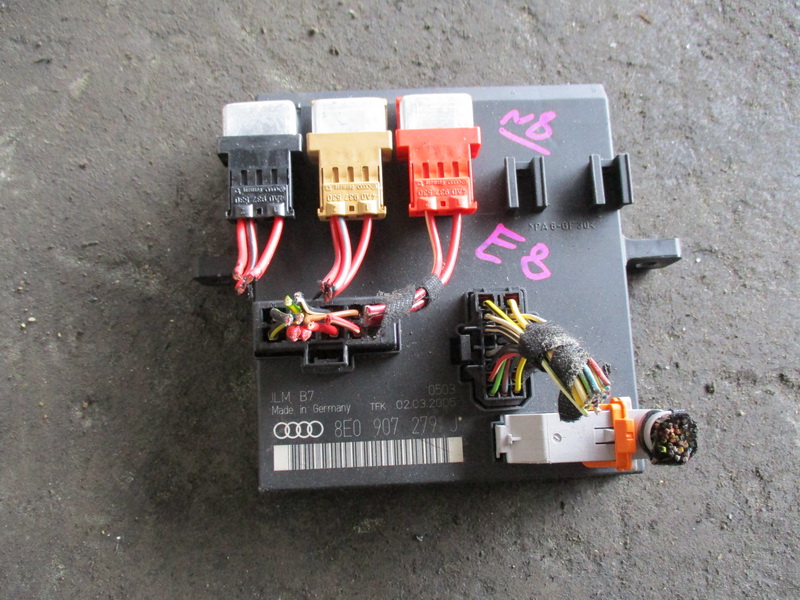 Блок управления подрулевых переключателей Audi A4 8EC