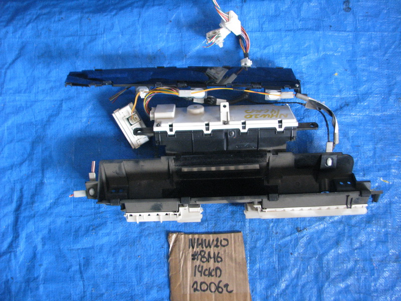 Спидометр Toyota Prius NHW20