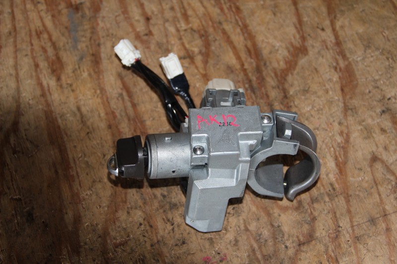 Замок зажигания Nissan March