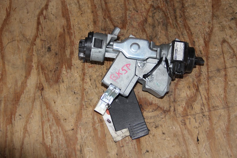 Замок зажигания Mazda Axela