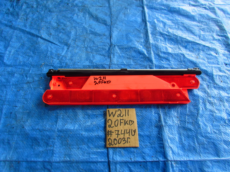 Знак аварийной сигнализации Mercedes-benz E-class W211