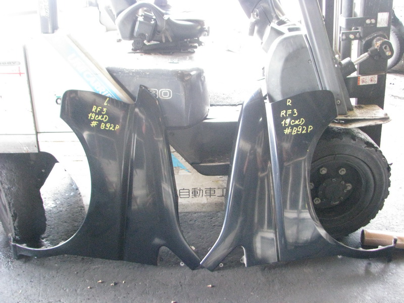 Крыло Honda Stepwgn