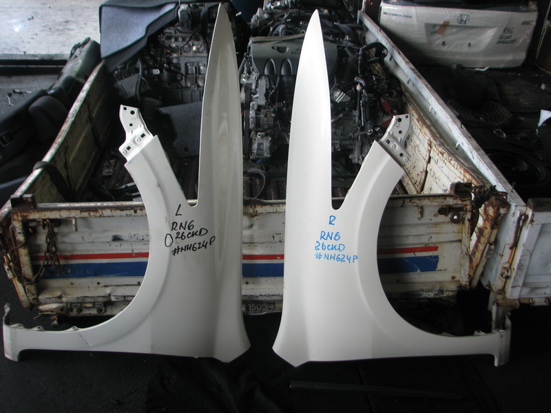 Крыло Honda Stream