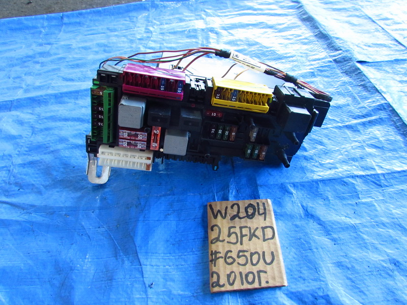 Блок предохранителей Mercedes-benz C-class W204