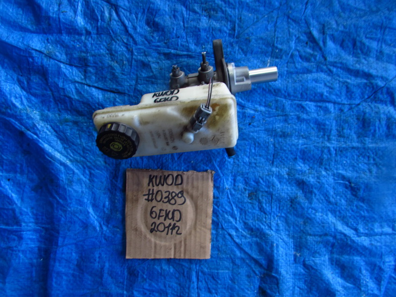 Главный тормозной цилиндр Renaut Kangoo KW0D