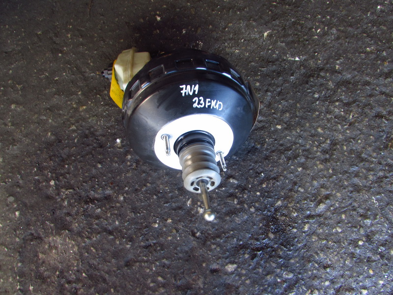 Главный тормозной цилиндр Volkswagen Sharan 7N1