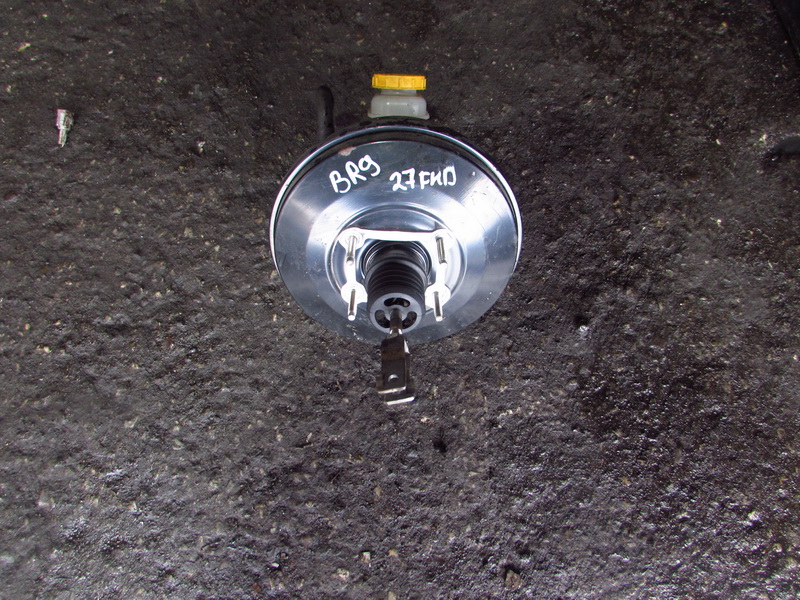 Главный тормозной цилиндр Subaru Legacy