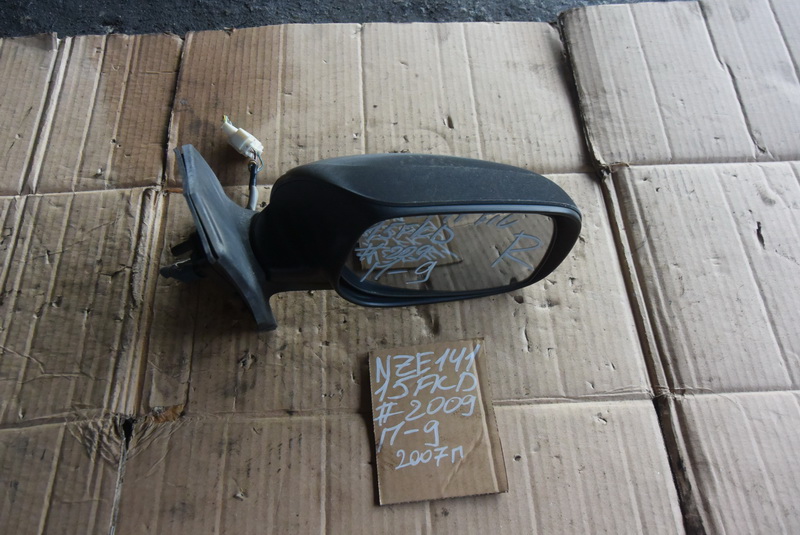 Зеркало Toyota Corolla Fielder NZE141
