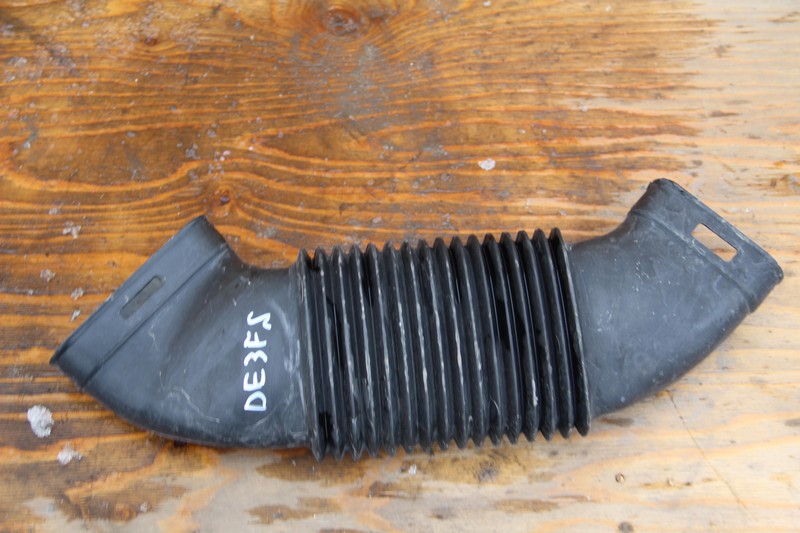 Патрубок Mazda Demio DE3FS