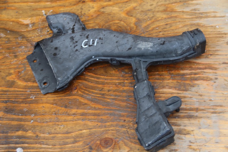 Патрубок Nissan Tiida