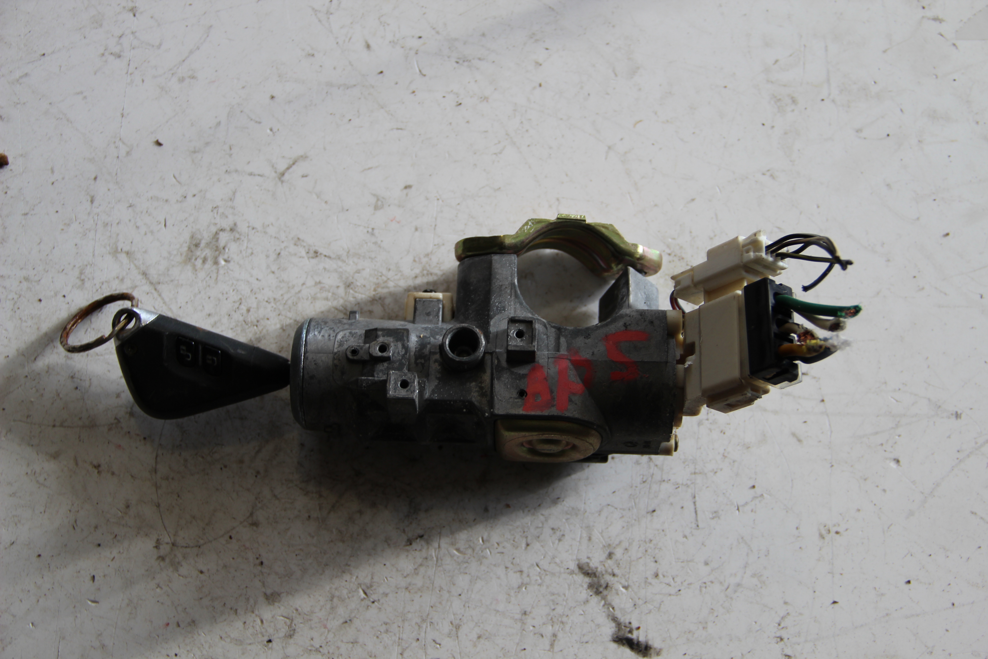 Замок зажигания Subaru Legacy