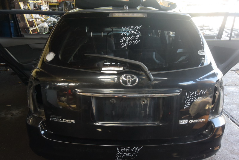 Дверь задняя Toyota Corolla Fielder NZE141