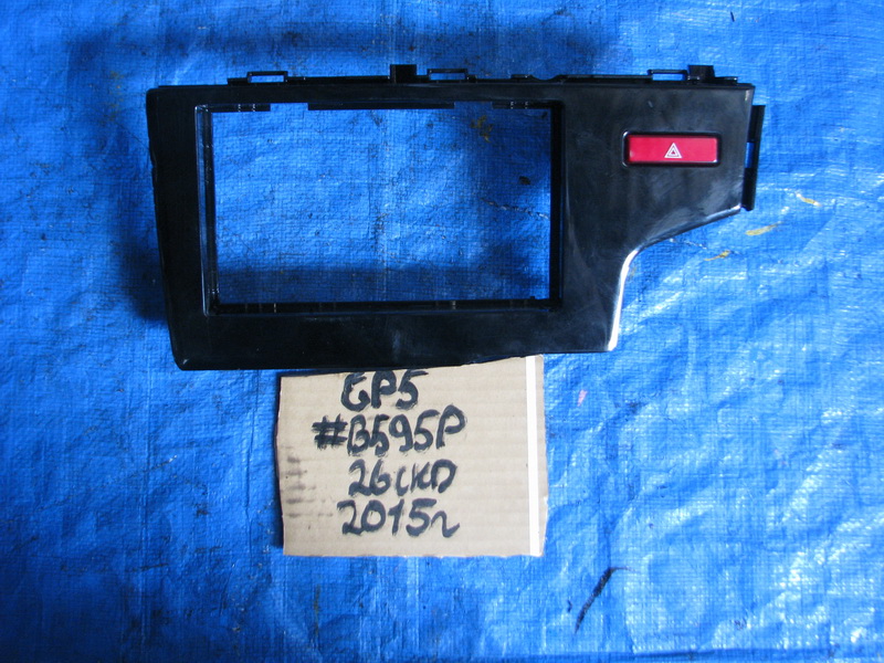 Рамка магнитофона Honda Fit GP5