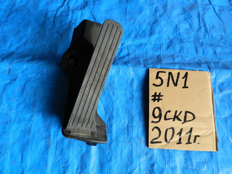 Педаль газа Volkswagen Tiguan 5N1