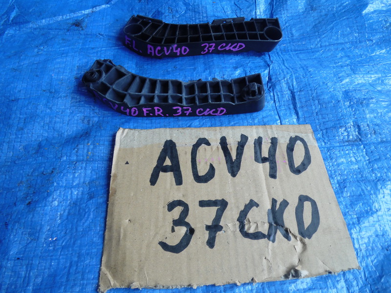 Крепление бампера Toyota Camry