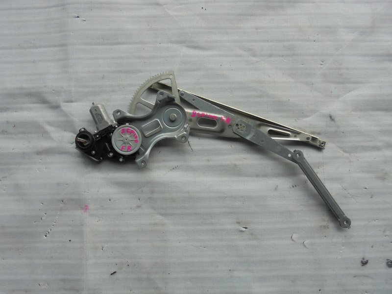 Стеклоподъемник Toyota Ractis