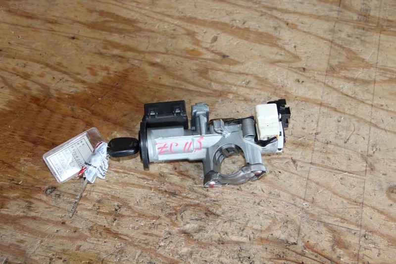 Замок зажигания Suzuki Swift