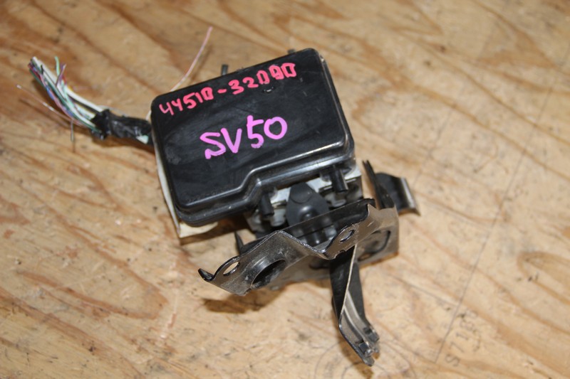 Блок АБС Toyota Vista Ardeo SV50