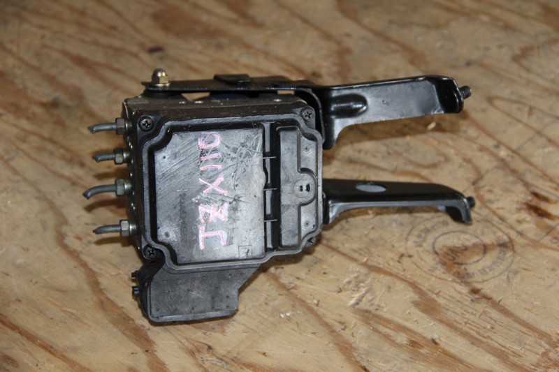 Блок АБС Toyota Mark II