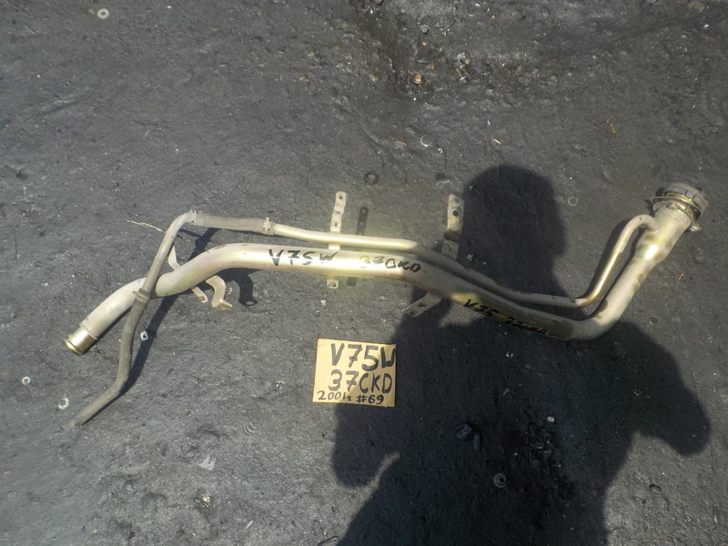 Горловина топливного бака Mitsubishi Pajero