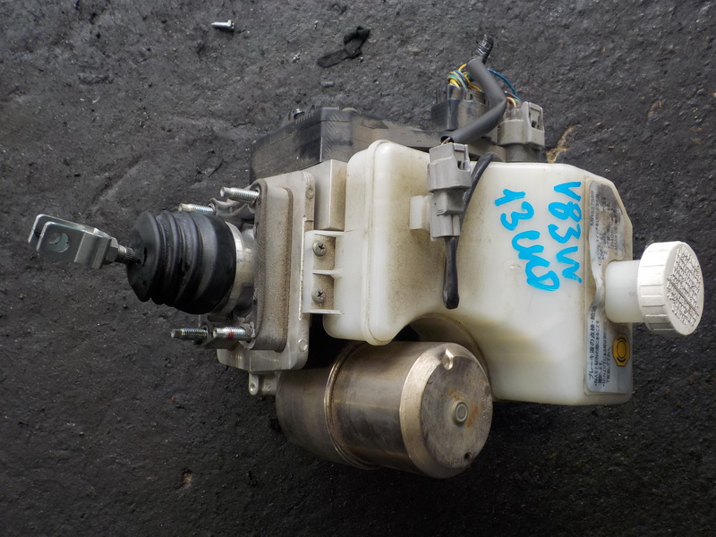 Главный тормозной цилиндр Mitsubishi Pajero V83W