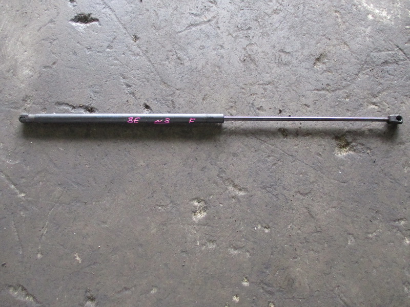 Амортизатор капота Audi A4