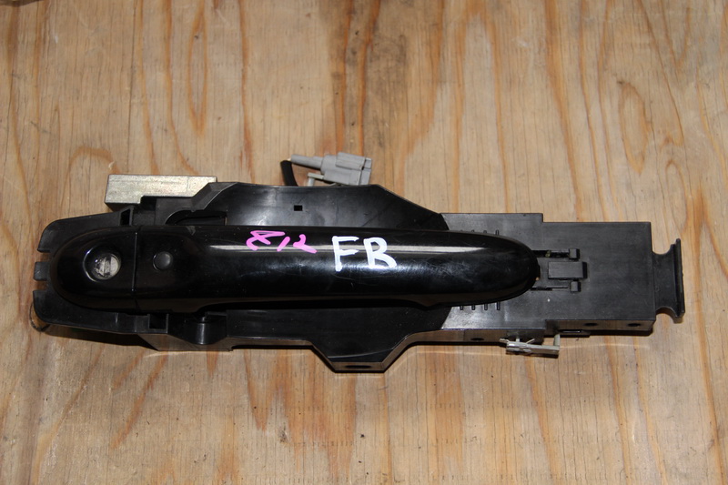 Ручка двери Nissan Cube