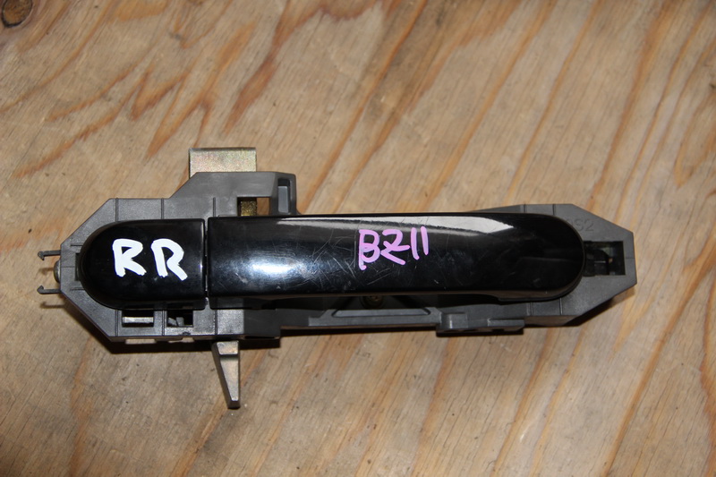 Ручка двери Nissan Cube