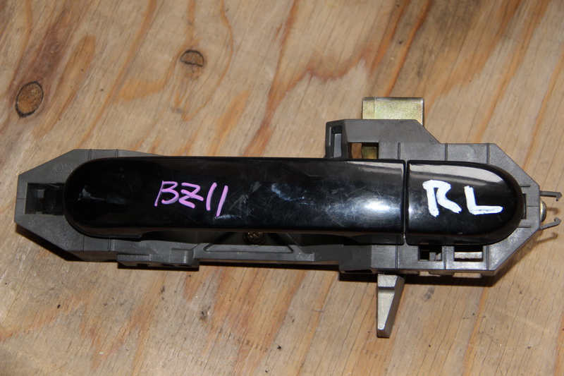 Ручка двери Nissan Cube