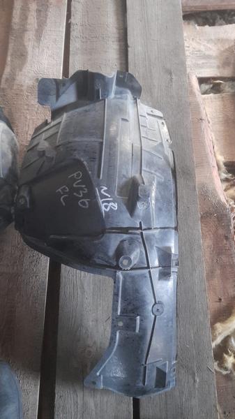 Подкрылок Nissan Skyline