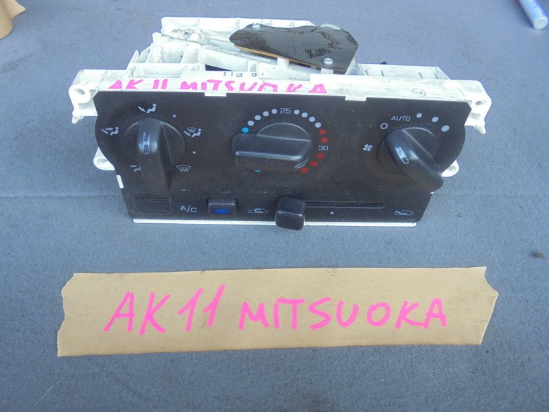 Блок управления климат-контролем Nissan March