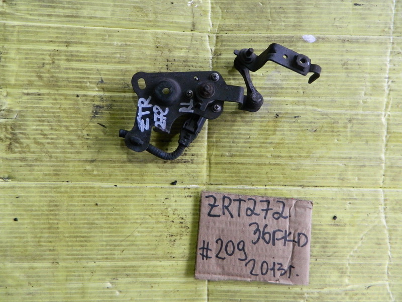 Датчик положения кузова Toyota Avensis