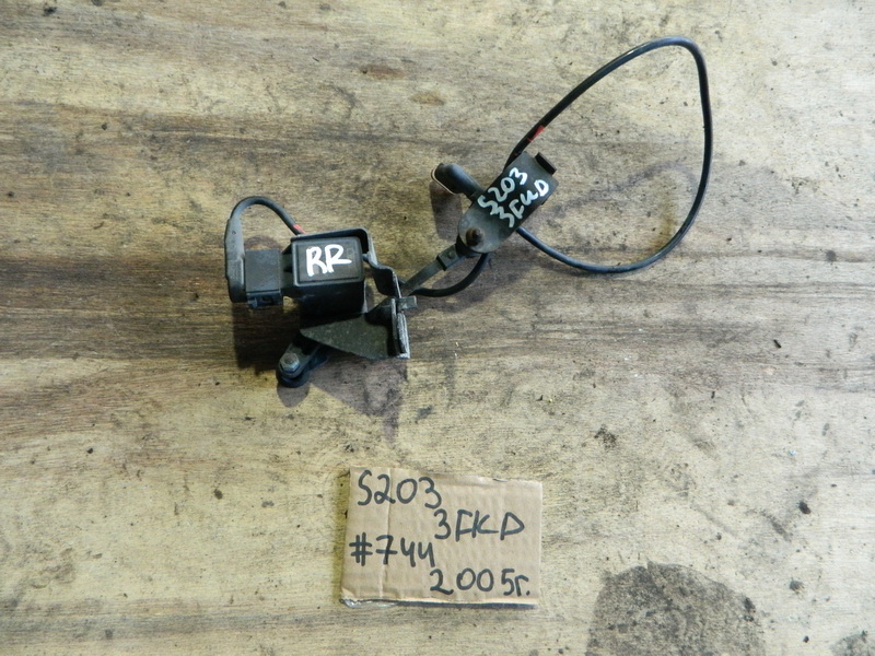 Датчик положения кузова Mercedes-benz C-class