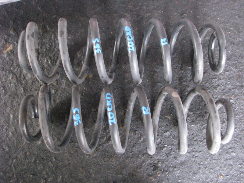 Пружина Volkswagen Passat 365