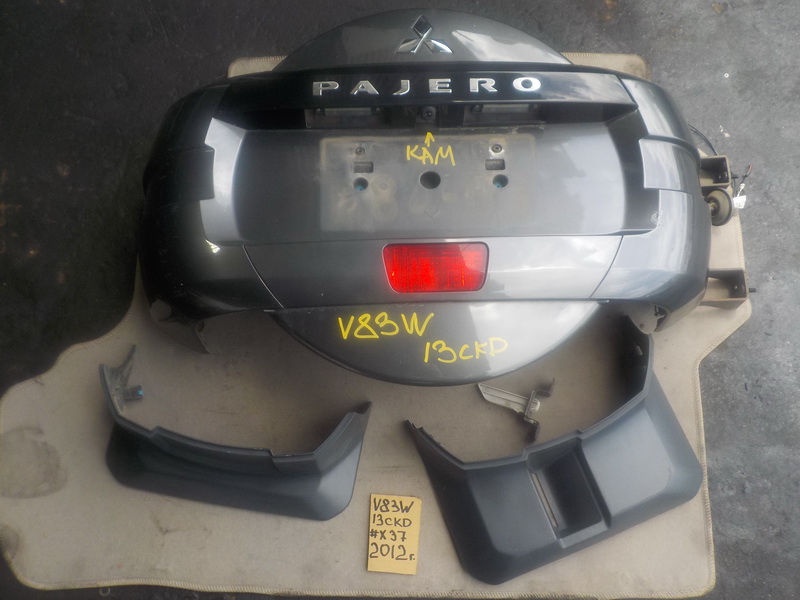 Колпак запасного колеса Mitsubishi Pajero V83W