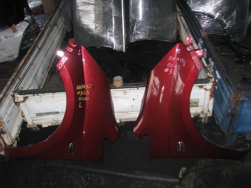 Крыло Toyota Isis