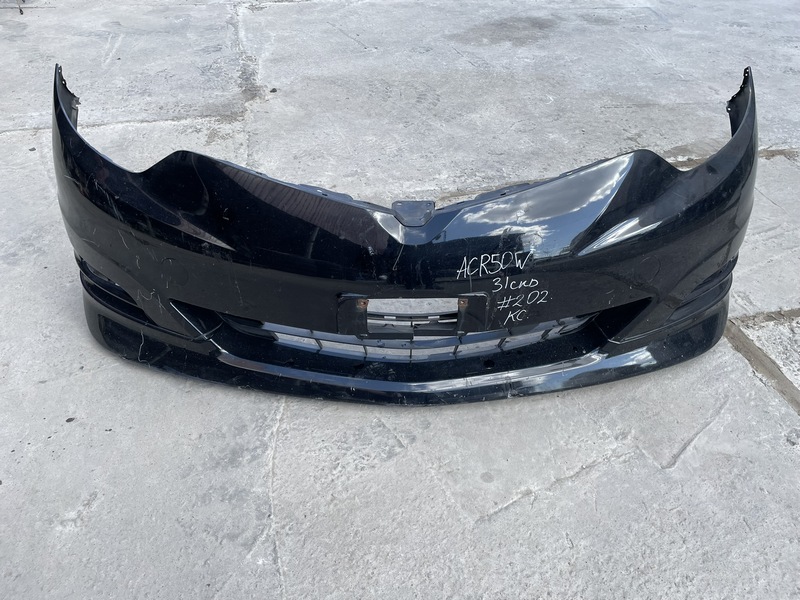 Бампер Toyota Estima